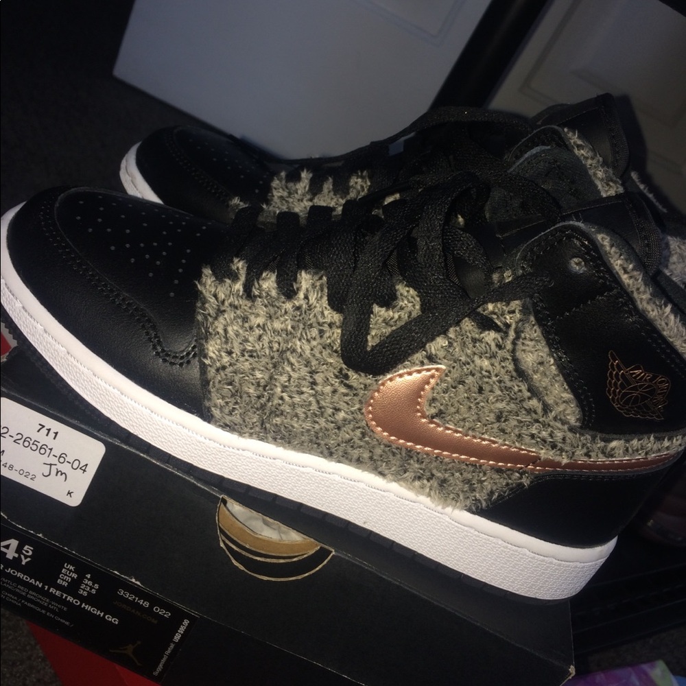 Nike Air Jordan 1 retro size 4.5Y